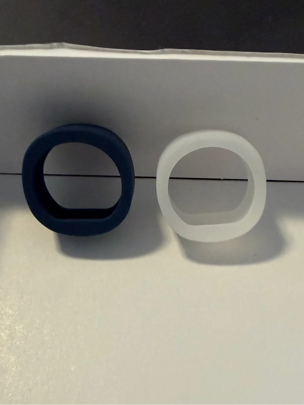 RingConn Gen 2 Smart Ring- Size 8 - Royal Gold + Charging Case & Sizing Kit